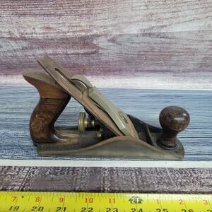 Vintage Wood plane Stanley ballty bench plane #4 made in USA